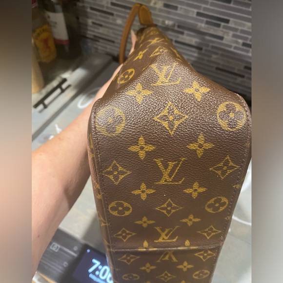 Louis Vuitton Looping GM Bag - Picture 5 of 12